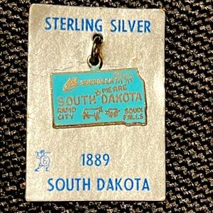 VTG 925 Blue Enamel Sterling Silver "South Dakota”State Map Pendant Charm